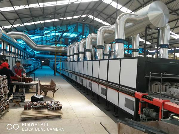 120×1.8/1.6米天然氣燒高檔琉璃瓦輥道窯生產(chǎn)線（日產(chǎn)50噸，素?zé)詿C合能耗75m3/噸產(chǎn)品）